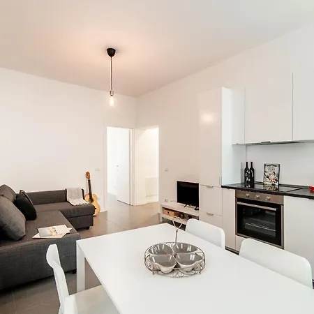 Milano 175 - By My In Appartement Como